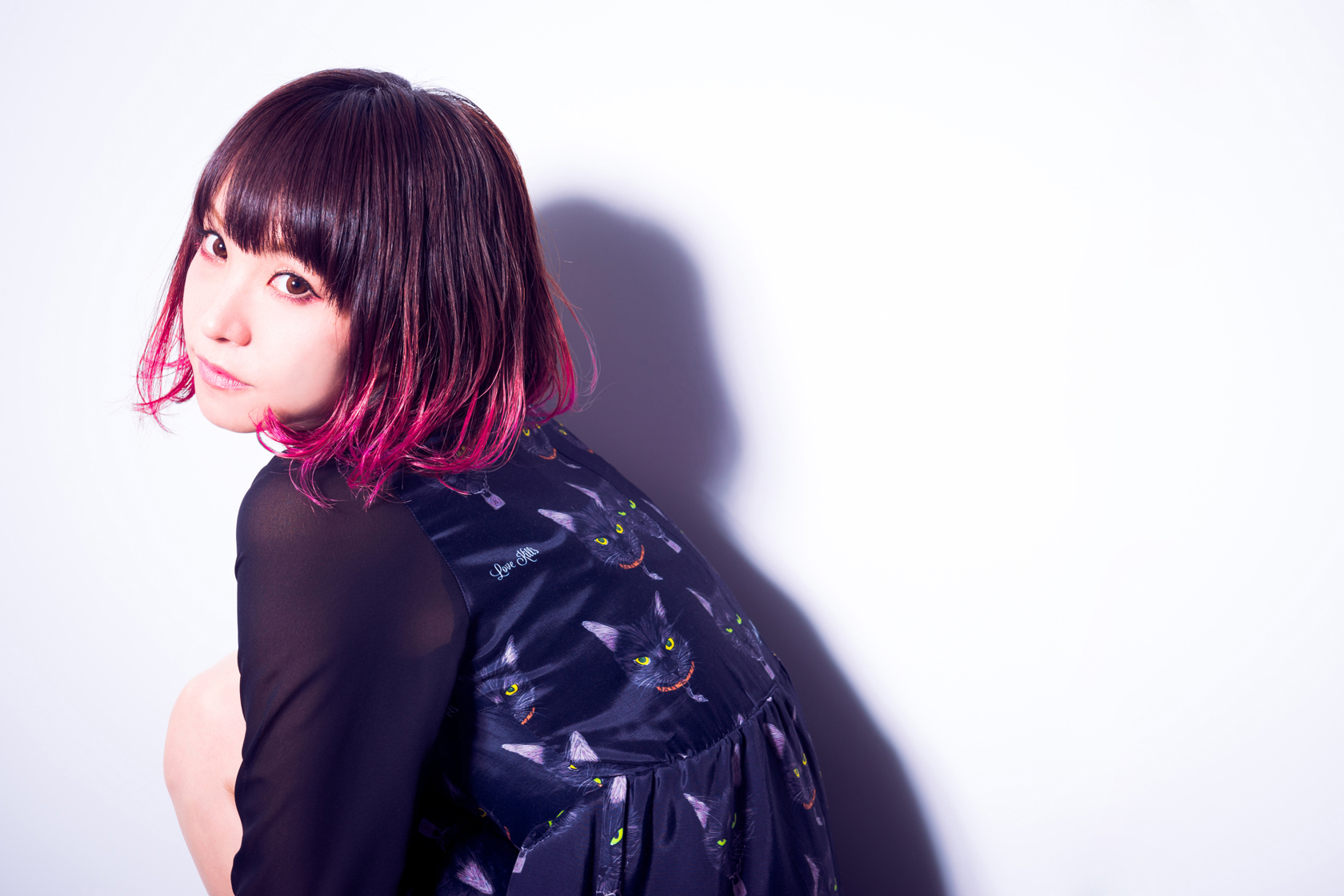  p>lisa,本名织部里沙,1987年6月24日出生于日本岐阜县,日本女歌手.