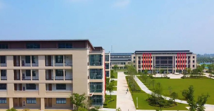 安徽师范大学附属萧县绿城学校