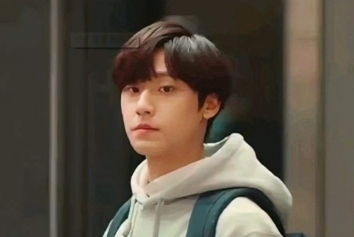  p>洪大英,男,河炳勋执导的奇幻剧《 a target=