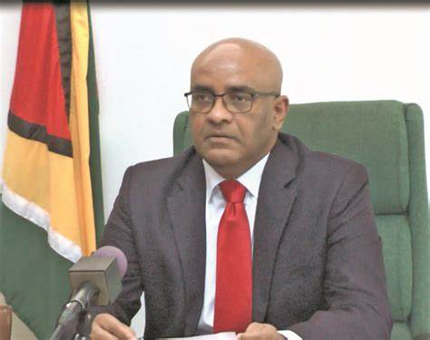 政治家,曾任 a href="#" data-lemmaid="4800992">圭亚那总统 /a>