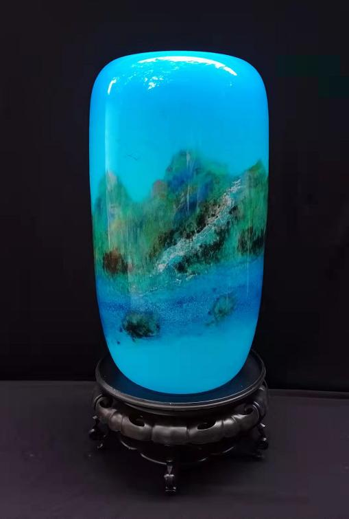  p>李冰,男,1977年12月生于山东省淄博市,师从中国琉璃艺术大师 a