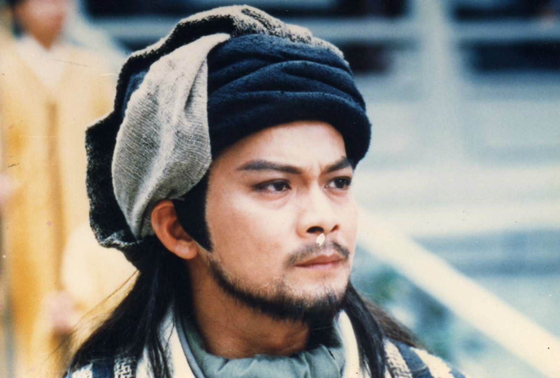 《天龙八部》中，乔峰一天饭也没要过，怎么当上的丐帮帮主？_百科TA说