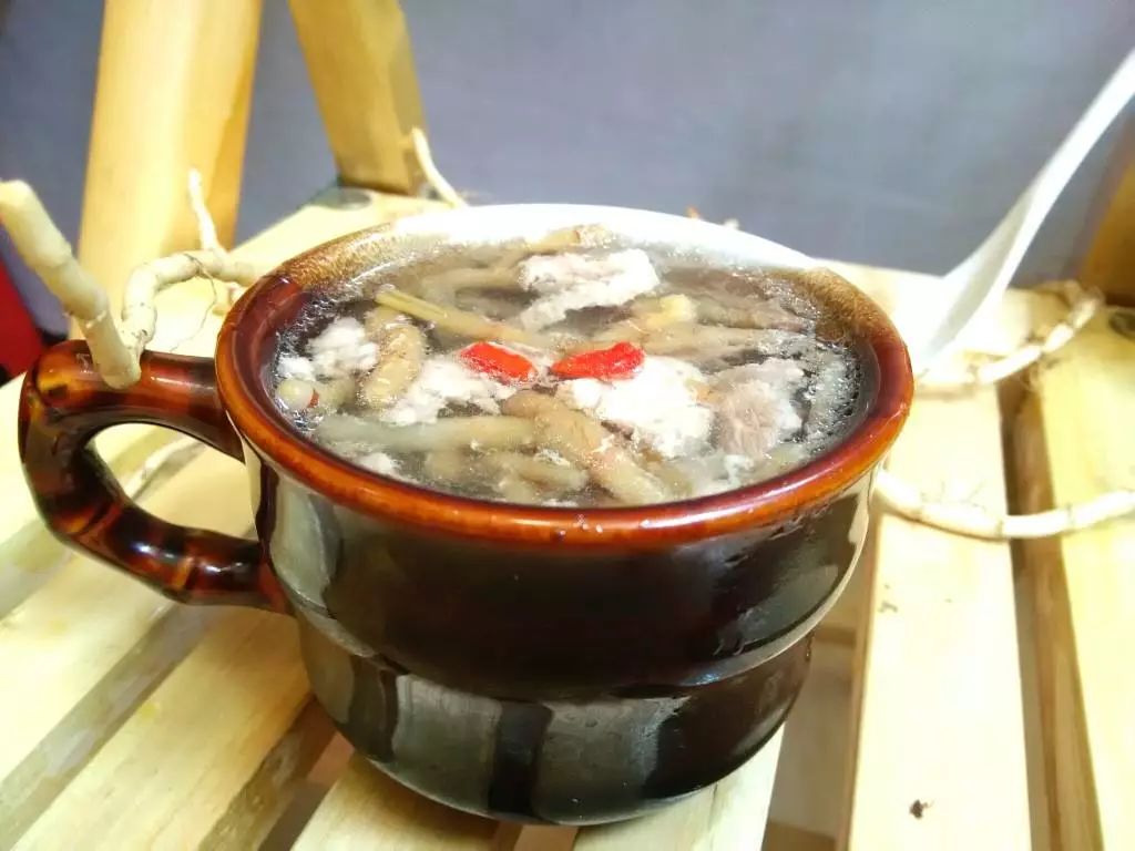 榴莲壳煲排骨煲