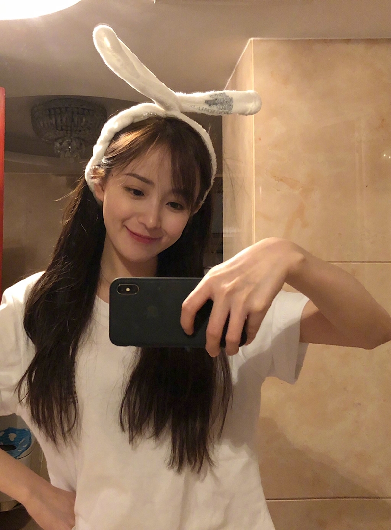  p data-id="gnx259vf0n">周二珂,中国内地 a