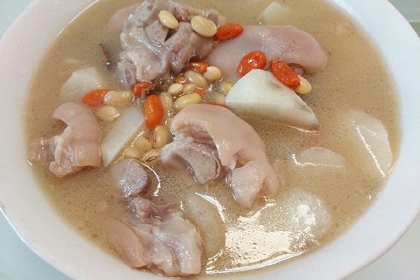 山药猪蹄丰胸汤