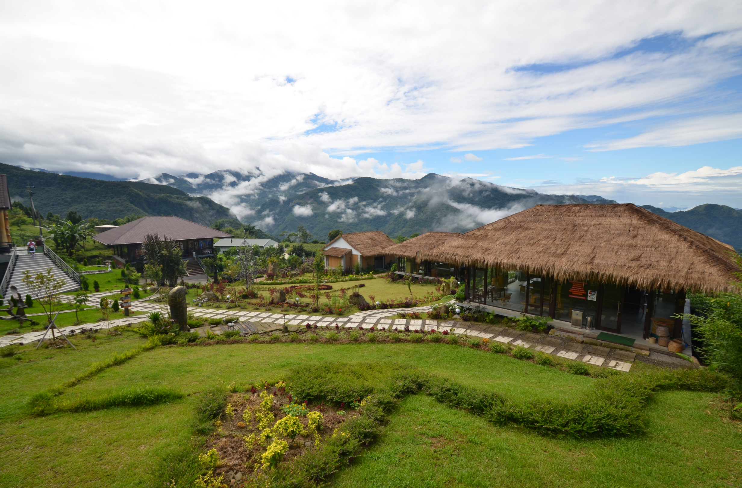  p>阿里山(ali mountain),位于 a target="_blank" href="/item/台湾