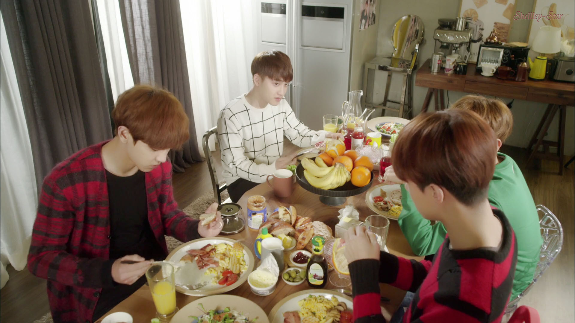  p>《我邻居是exo》是由李权执导, a href="#" data-lemmaid="1225236