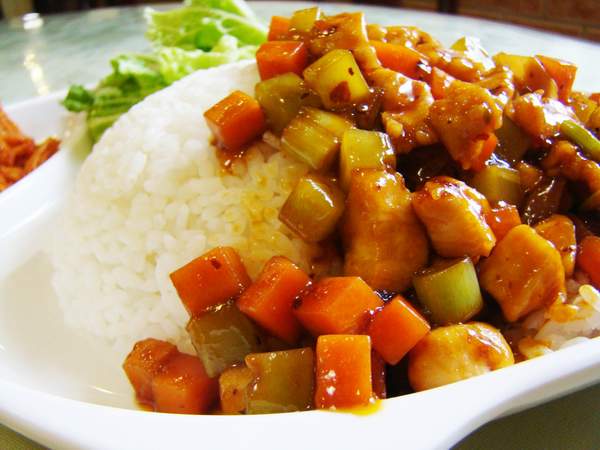 宫保鸡丁盖浇饭