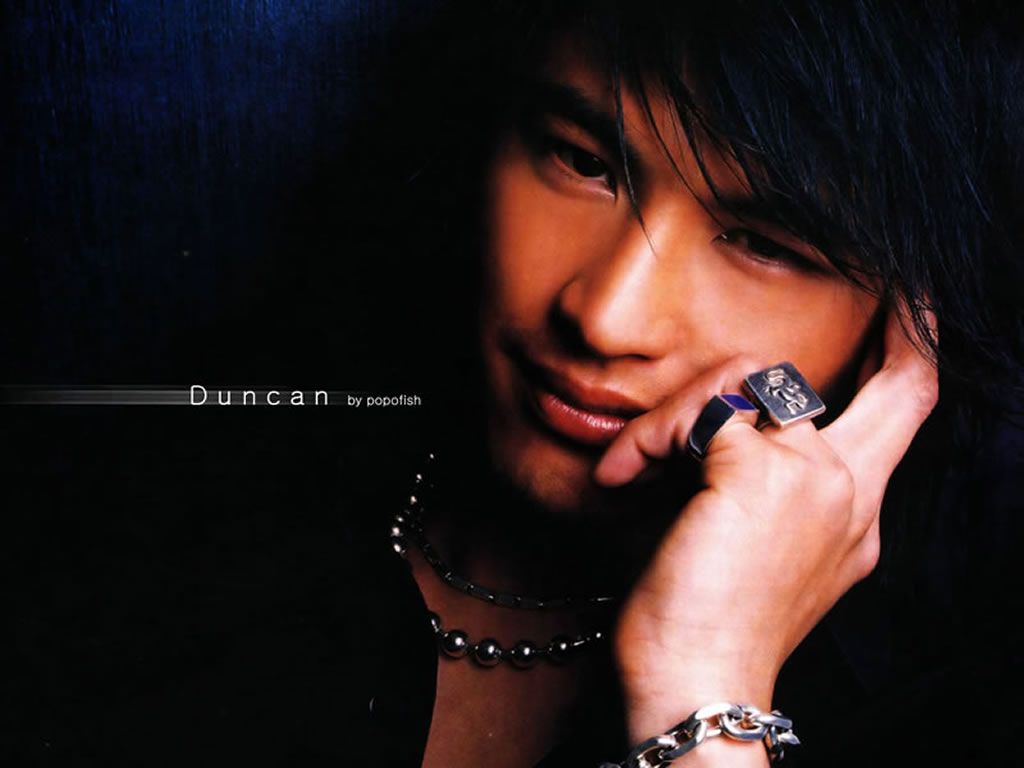  p>周群达,又名黎登勤,1978年9月19日出生于香港长洲,香港艺人,毕业于