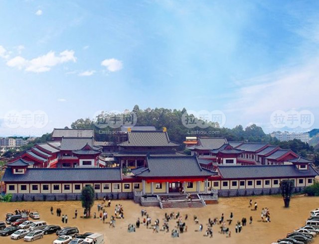 "gnytis1g12">华严禅寺,位于安徽省青阳县境内,南向十几公里,山脉纵横