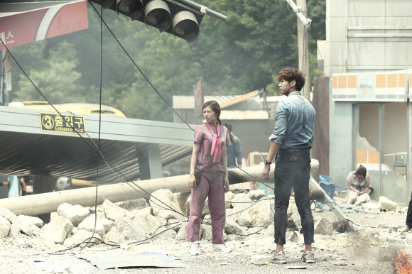 《d-day》是韩国jtbc电视台于2015年9月18日起在金土档播出的医疗剧