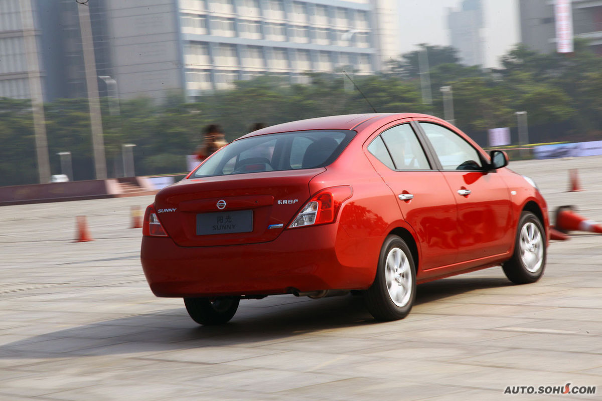 日产阳光是日产公司的阳光系列轿车,历史悠久