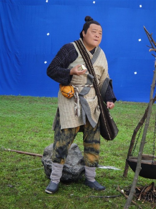  p data-id="gnwuknxiv7">湖南笑星碰碰胡,原名胡建林,中国影视演员.