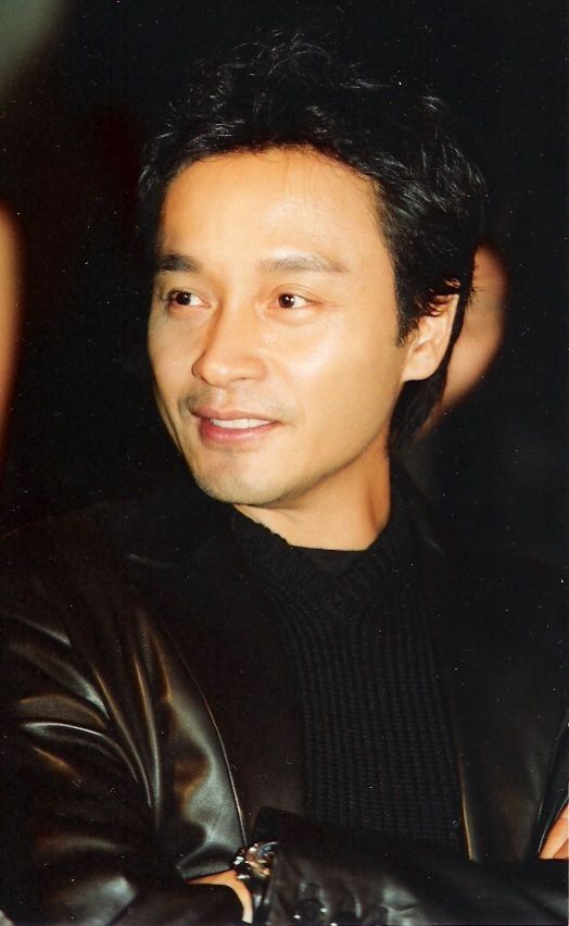  p>张国荣(1956年9月12日-2003年4月1日),出生于香港,中国香港男歌手
