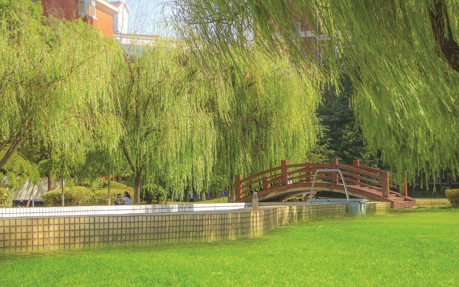 5 high school),简称"南昌五中",是南昌市教育局主管的民办公助类