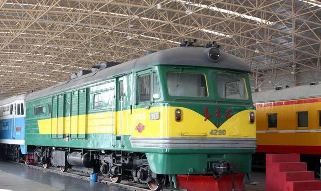 东方红1型内燃机车