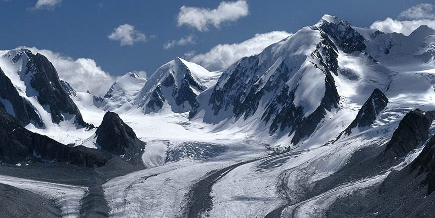  p>友谊峰(俄语:Найрамдал оргил,英语:friendship