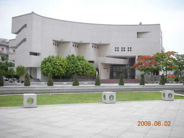  p>福建省南安第一中学是福建省重点中学,该校在1997年晋升为福建省一