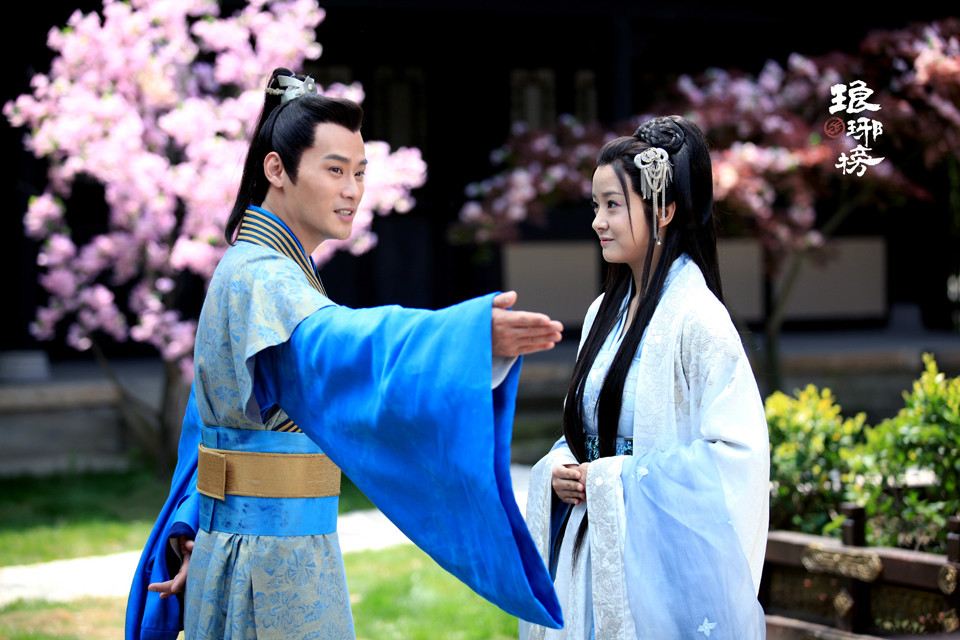  p>程枫,原名程皓枫,1976年12月10日出生于上海市,中国内地影视男演员