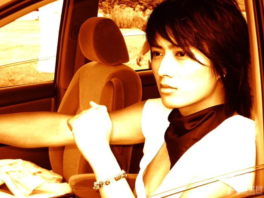 data-id="gnti9t83v2">陈泽宇,1983年7月24日出生于湖南长沙,羽毛球