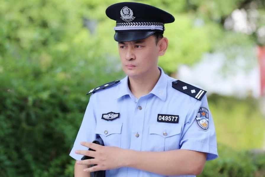  p data-id="gnx7rbq0uv">孙晓飞,出生于北京市,中国内地影视演员