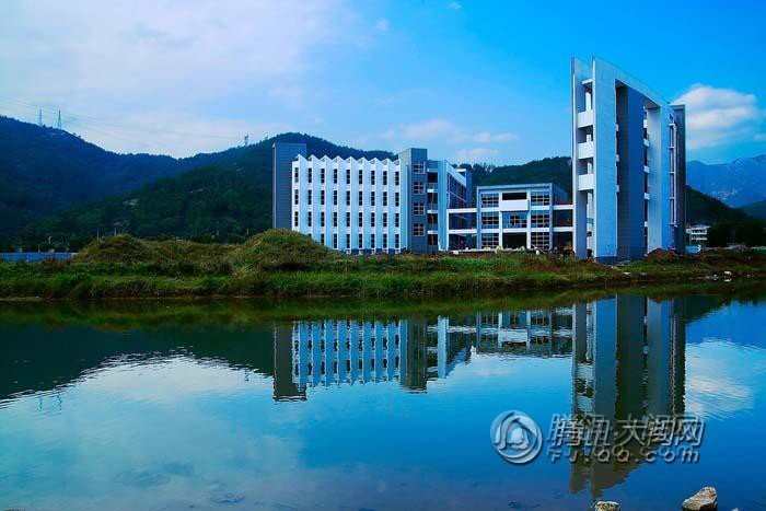  p>闽江学院海峡学院是 a target="_blank" href="/item/闽江学院