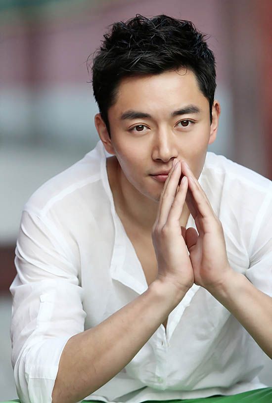  p>李东学,1982年11月27日出生于河南省郑州市,中国内地影视男演员