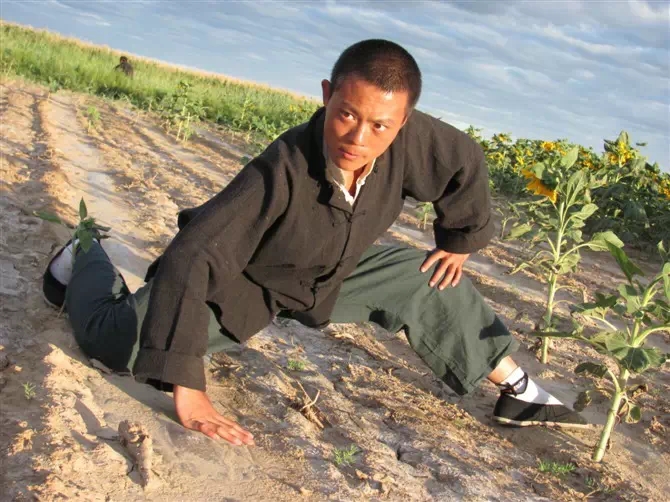 gnbba5z9a0">王铁军,男,1993年生于河北邯郸,毕业于上海戏剧学院,演员