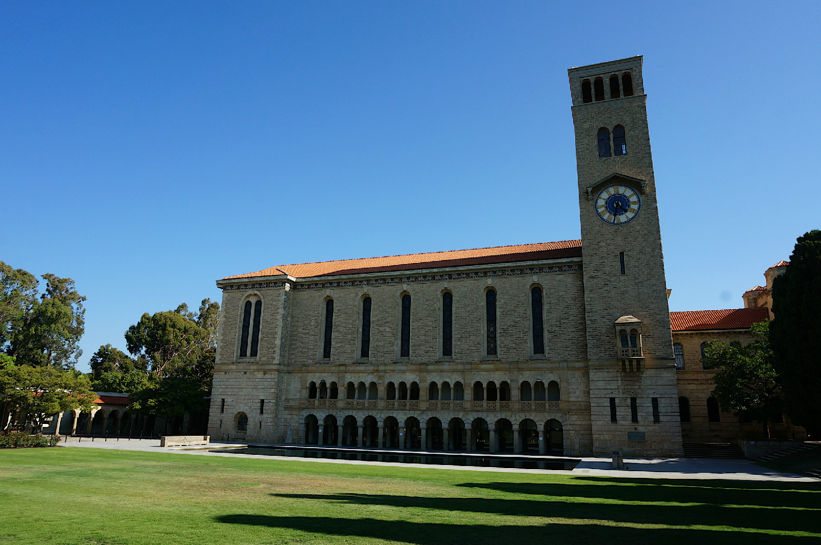  p>西澳大学(university of western australia,简称:uwa),始建于1911