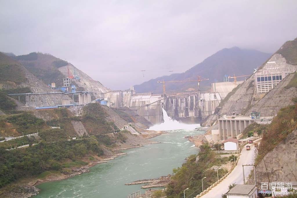 省丽水市瓯江流域小溪支流中段,上至景宁鹤溪,下至青田滩坑水电站大坝