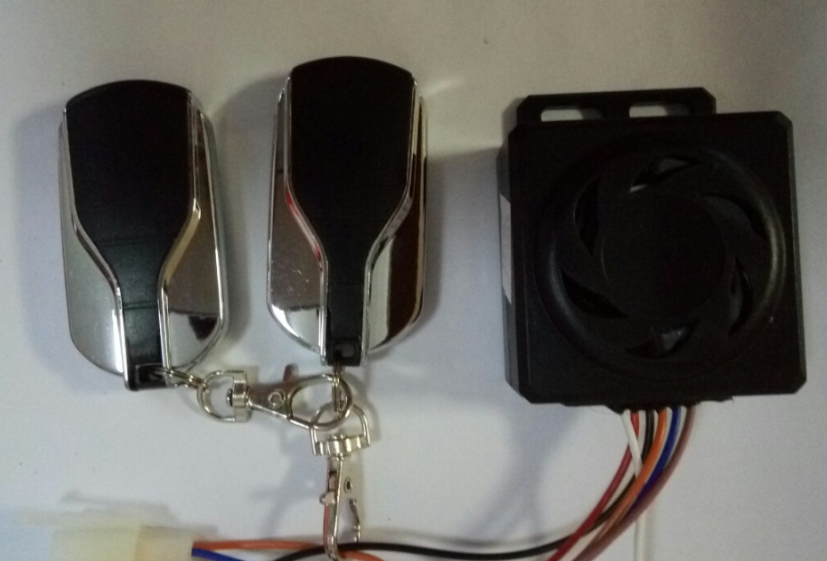  p>电动车防盗器是指在车人分离的情况下能够及时知道车的状态,采取