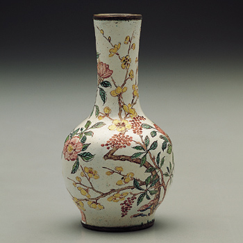 康熙画珐琅岁朝图瓶