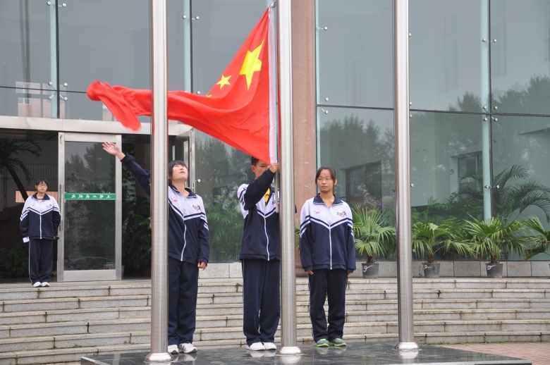 giriuso">在蛟河市的西南郊,坐落着蛟河教育的璀璨明珠╠╠╠蛟河一中