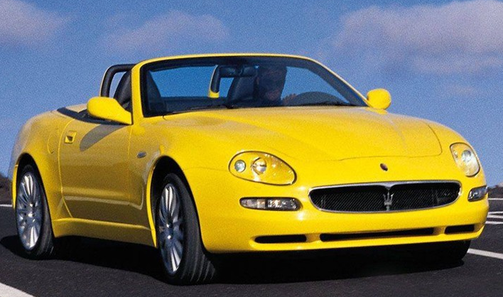玛莎拉蒂spyder为典型的敞篷跑车造型,其
