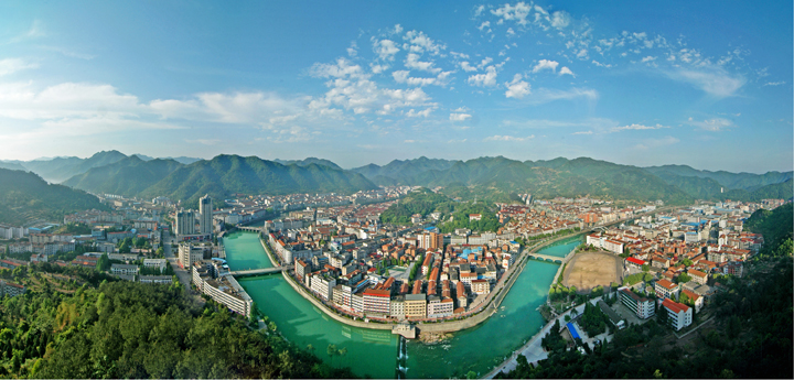  p>磐安县隶属于浙江省金华市,位于浙江省中部(浙江地理中心所在地,有