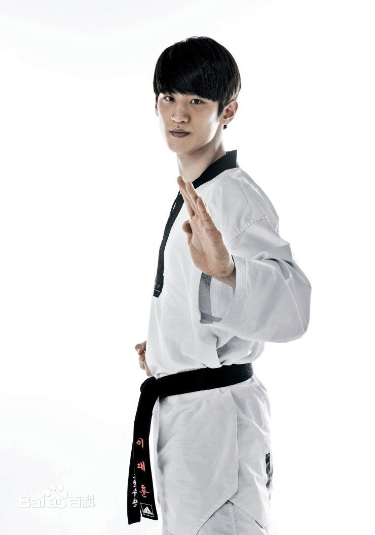 李大勋 i>(daehoon lee) /i>,1992年2月5日出生于韩国首尔,韩国跆拳道