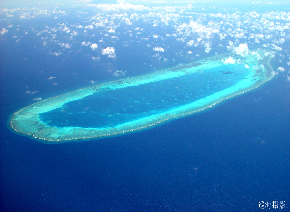 ">浪花礁,位于中国 a target="_blank" href="/item/西沙群岛/196197"