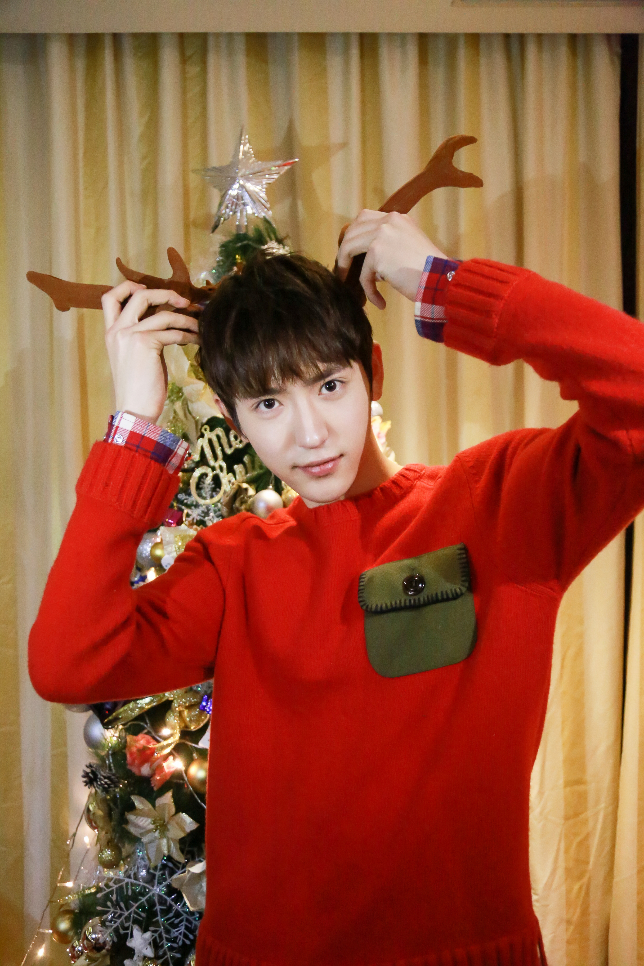 李东阳(young),1999年1月23日出生于山东省威海市,中国内地影视男演员