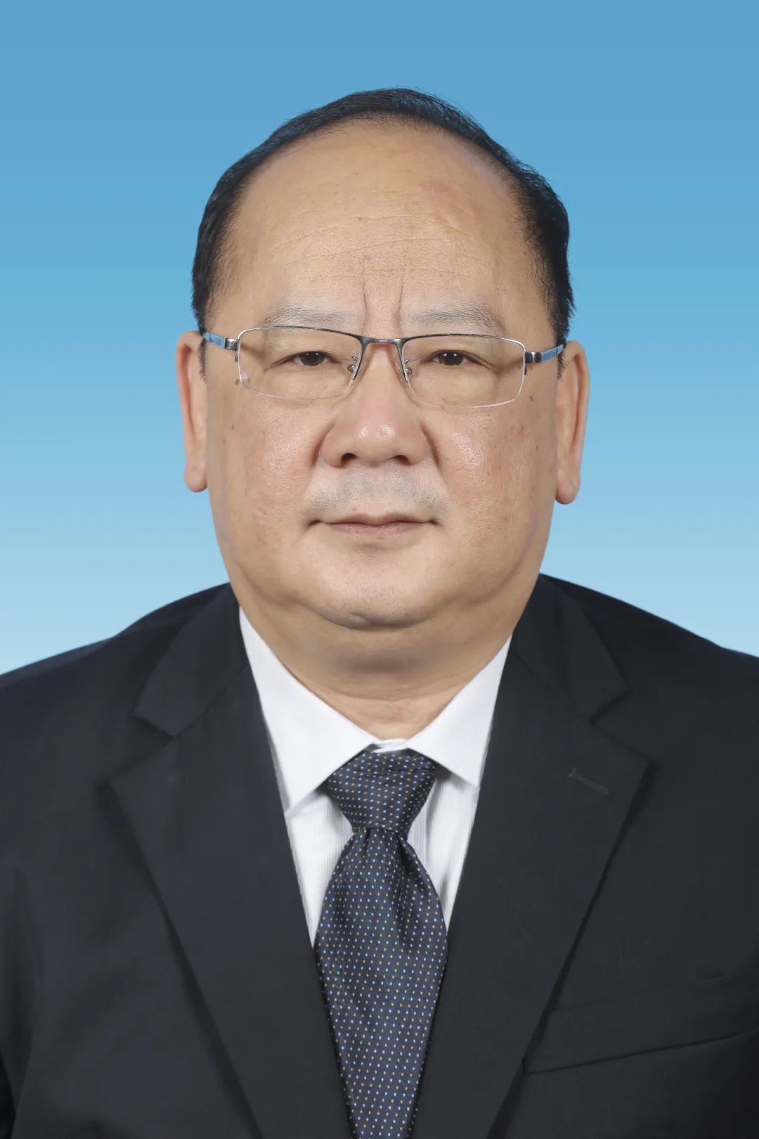 李拥军,男,壮族,1968年8月出生,广西平果人