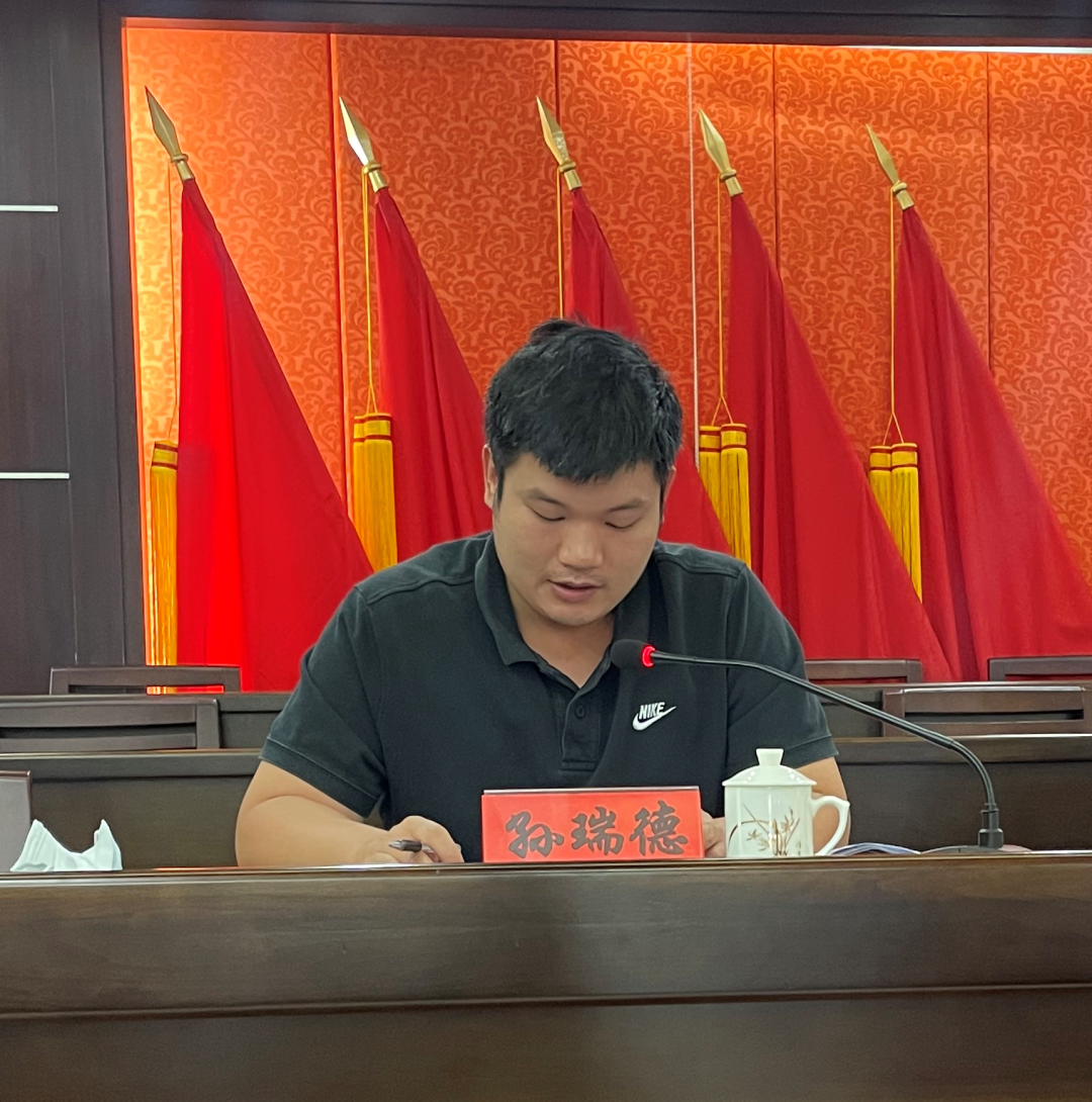  /p> p data-id="ttwgez5rse7g">现任泉州市安溪县凤城镇党委副书记.