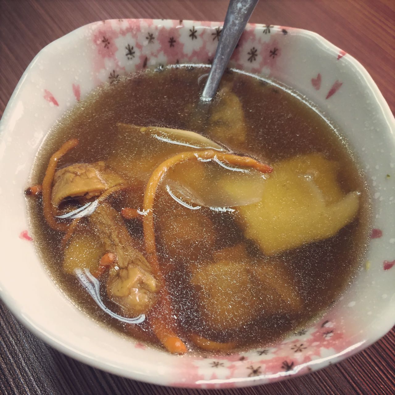 松茸虫草排骨汤