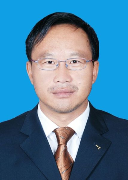 现任云南省临沧市凤庆县农业农村局党组成员,县纪委监委派驻纪检监察
