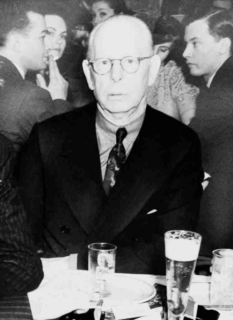 利弗莫尔全名叫杰西·劳伦斯顿·利弗莫尔(jesse lauriston livermore