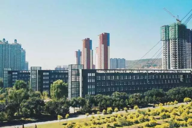 吕梁学院