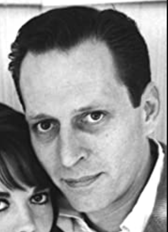 是一名制作人,代表作品有 a target="_blank" href="/item/《千面佳人