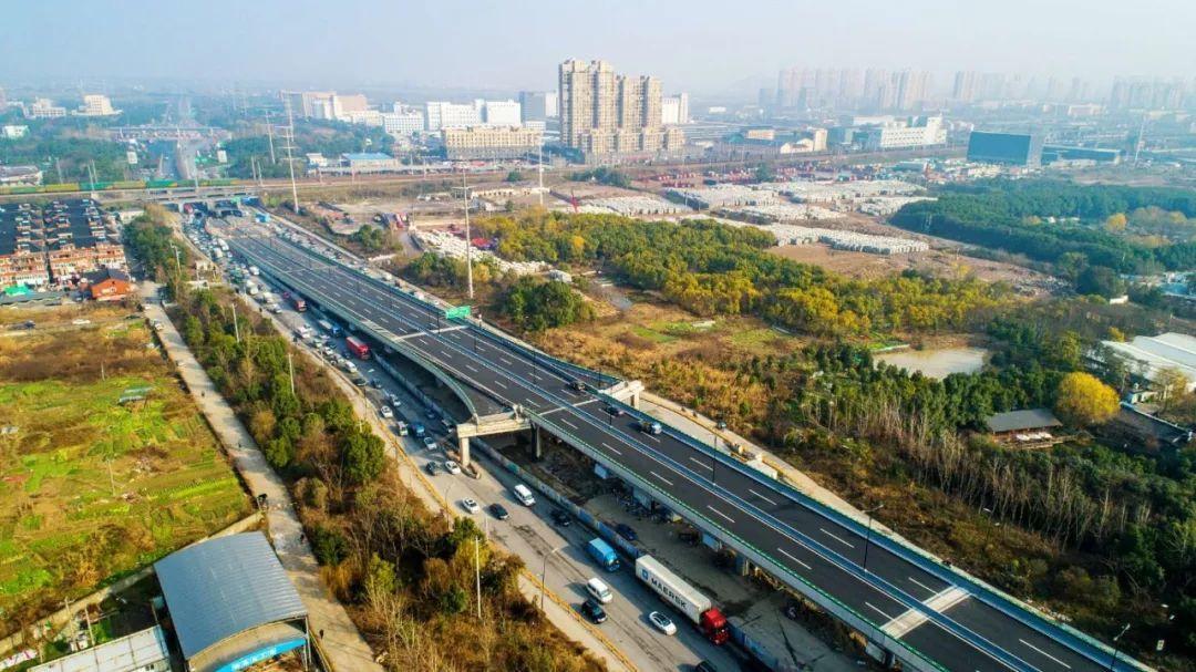  p>上塘高架路(shangtang elevated expressway)是中国浙江省杭州市