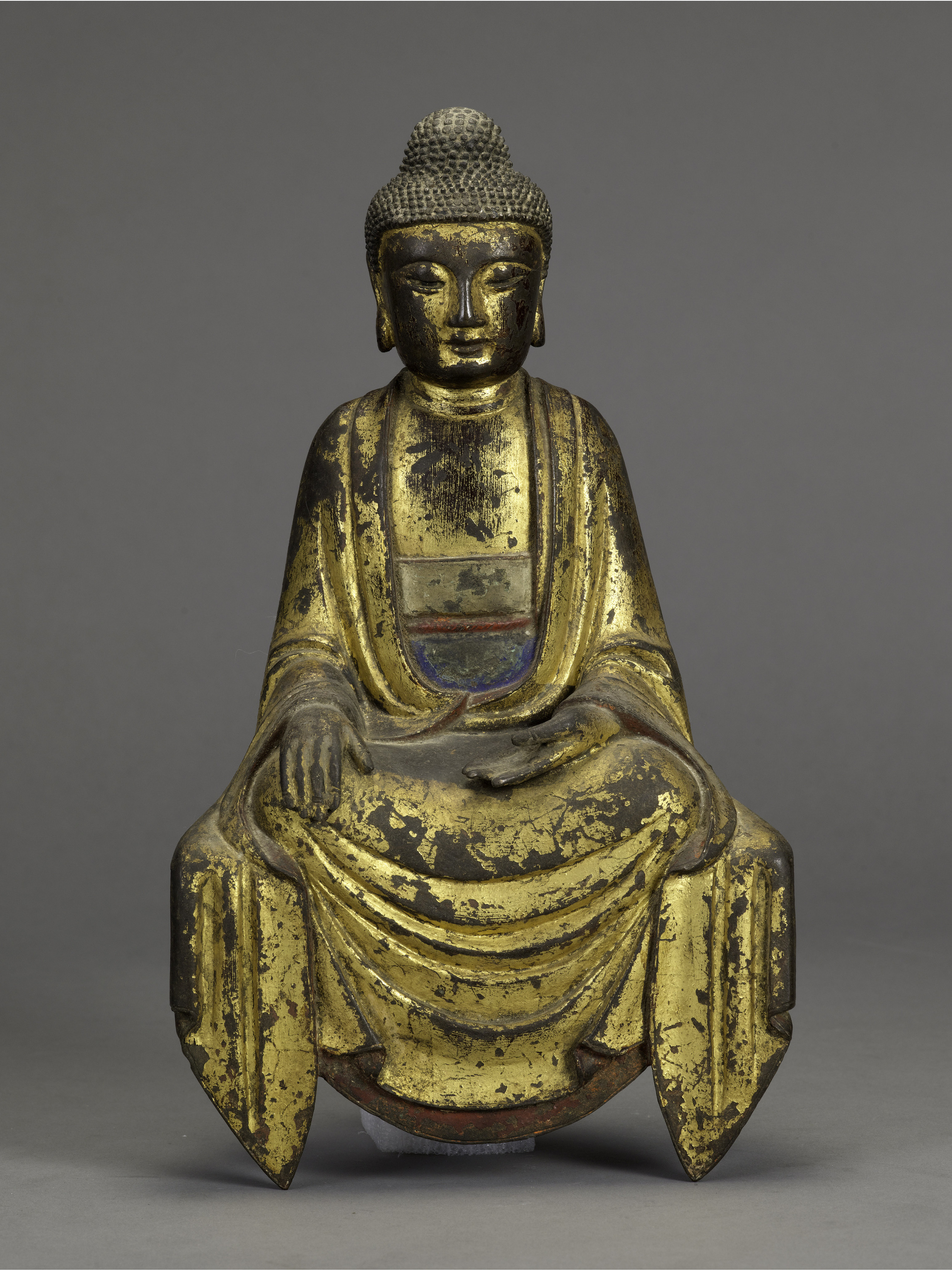  p>宋鎏金坐佛像是青铜器类文物,现收藏于湖南省博物馆. /p>