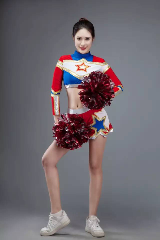  p>王璐,中国女模特.篮球宝贝. /p>