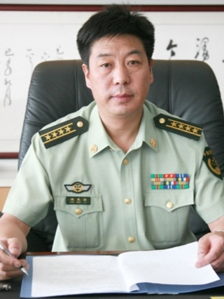 id="226159">甘肃 /a>武山人, 1980年11月入伍,中共党员,武警大校警衔