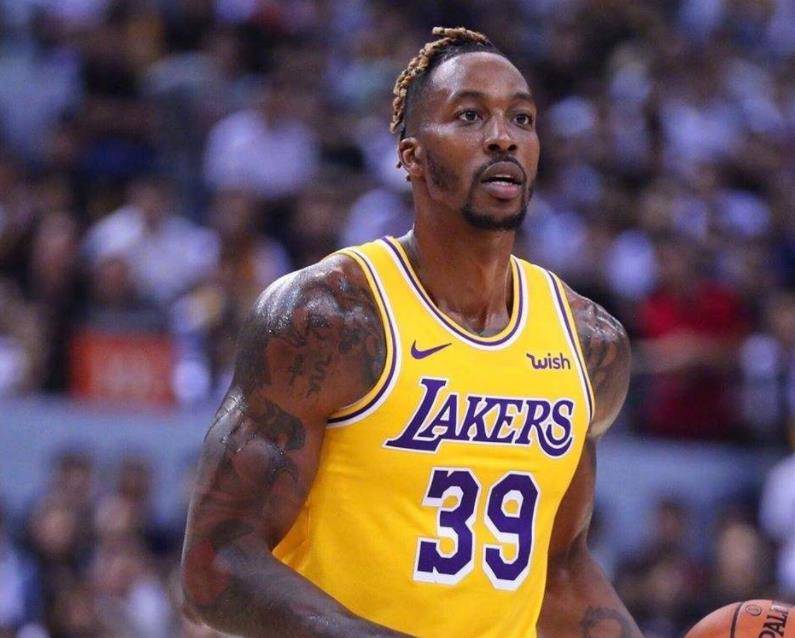  p>德怀特·霍华德(dwight howard) ,1985年12月8日出生于美国 a